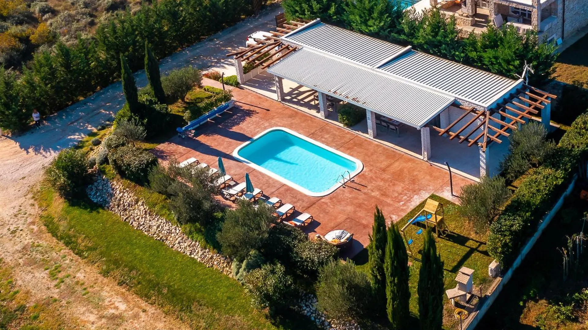 Villa Almond Нин