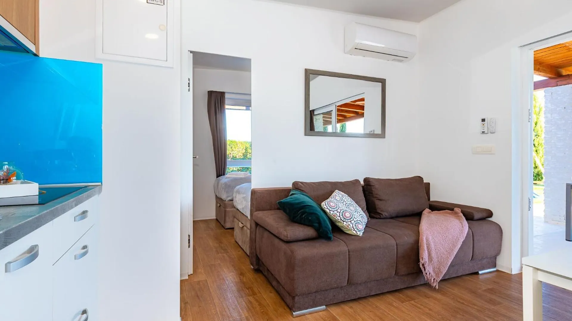 Villa Almond Нин